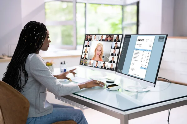 Virtuális Videokonferencia Adózási Webinárium Számítógép Képernyőjén — Stock Fotó
