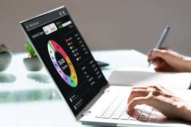 Para, Bütçe ve Harcamalar İçin Bilgisayar Uygulaması