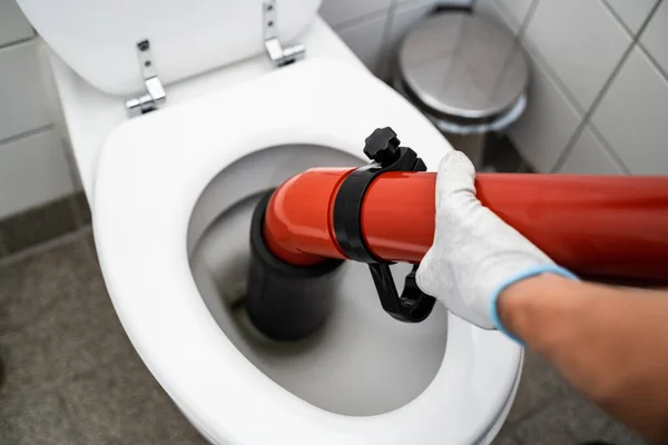 Plumber Toilet Blockage Assistance Cleaning Plumbing — Stockfoto
