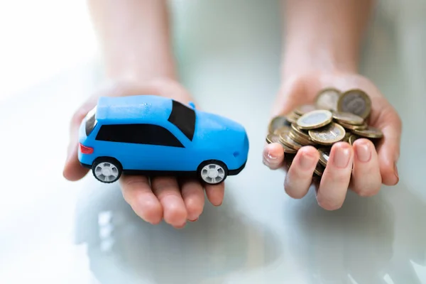 Araba Için Para Biriktiriyorum Sigorta Kredi Finans Araba Satın Alma — Stok fotoğraf