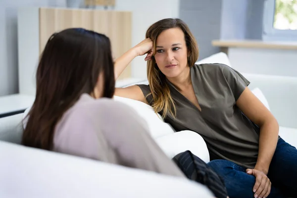Woman Talking Home Casual Girl Conversation — Stock Photo, Image