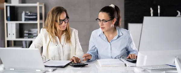 Advisory Accountant Woman Office Business Services — Stockfoto