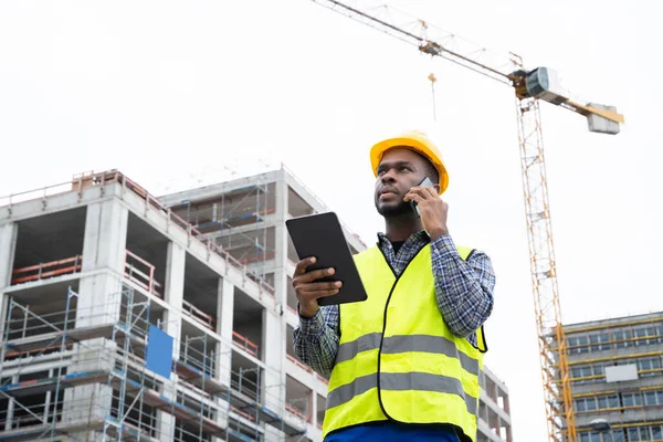 African American Engineer Worker Building Architect Business Call — Foto Stock