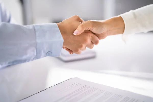 Corporate Deal Shaking Hands Meeting Handshake Contract Approval — Stockfoto
