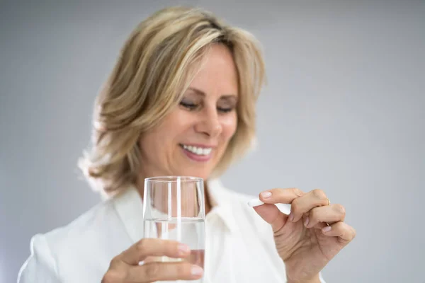Woman Taking Medication Drugs Medical Therapy — Stockfoto