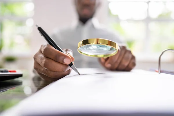 Corporate Auditor Using Magnifying Glass Tax Fraud Audit — Stock Photo, Image