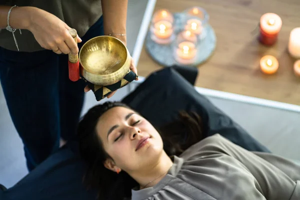 Tibetan Meditation Relaxation Therapy Traditional Healing Bowl Care — Foto Stock