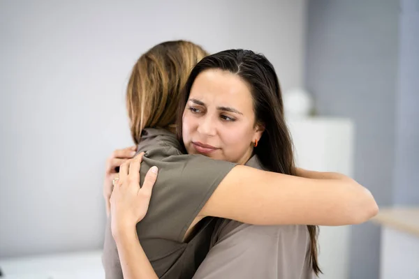 Disagreement Mistrust Sneaky Fake Female Pretends Friend — Stockfoto