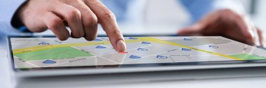 Tabletteki GPS Konum Haritasına Bakılıyor