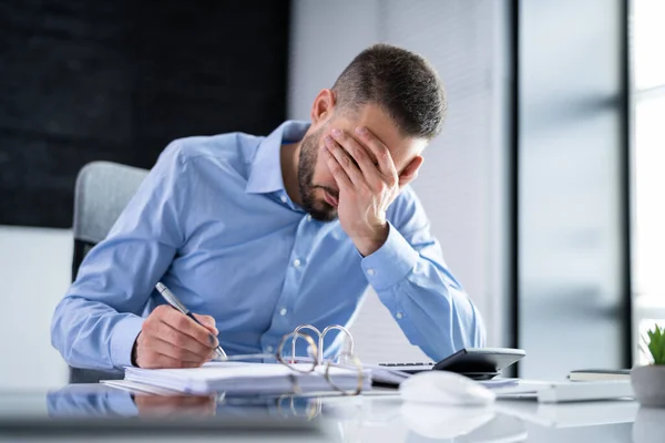 Stressé Fatigué Business Accountant Man Travailleur Paresseux Triste — Photo