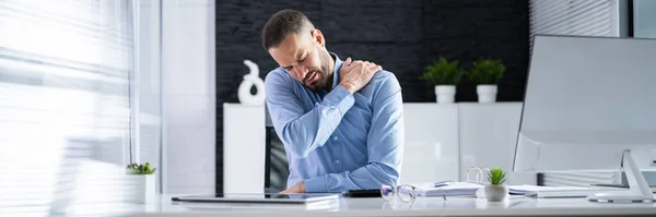 Posture Fatigue Shoulder Pain Mature Man Computer Workstation — Stock Photo, Image