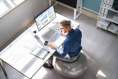 Ofisteki Doğru Pozisyon Spor Salonu Kullanımı