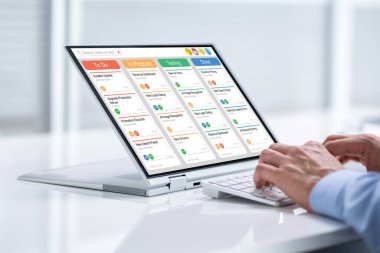 Scrum Yöneticisi Agile Yazılım Projesi Dijital Tablette