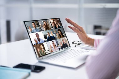 Video Konferansı Çalışması Evde Çevrimiçi Oldu
