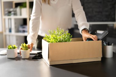 İşten İstifa Et ya da Kovulan İşçi Taşınma