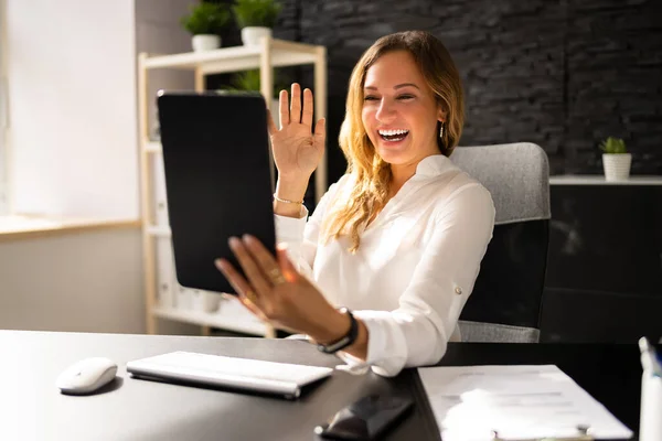 Happy Woman Using Tablet Conference Call — Stockfoto