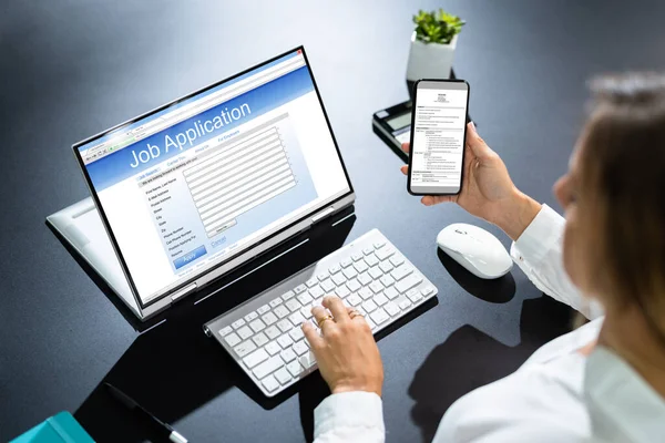 Online Hands Filling Job Application Mobile Phone Desk — 스톡 사진