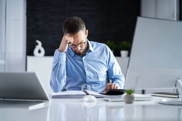 Stressé Fatigué Business Accountant Man Travailleur Paresseux Triste — Photo