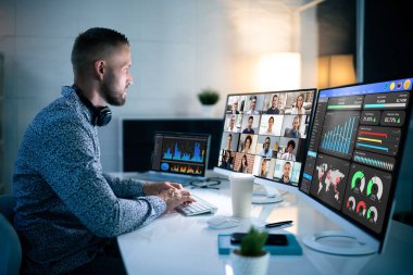 Bilgisayarda Dijital Çevrimiçi Video Konferansı Webinar