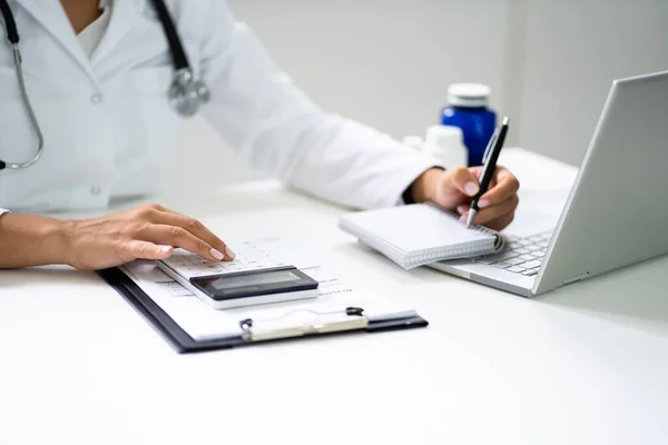 Medical Hospital Bill Expenses Calculator Health Money — Stockfoto