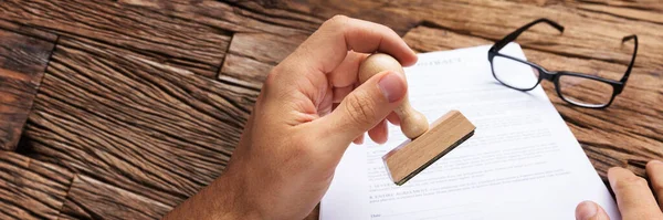 Documenten Handstempel Notaris Papieren Stempel Vergunning — Stockfoto