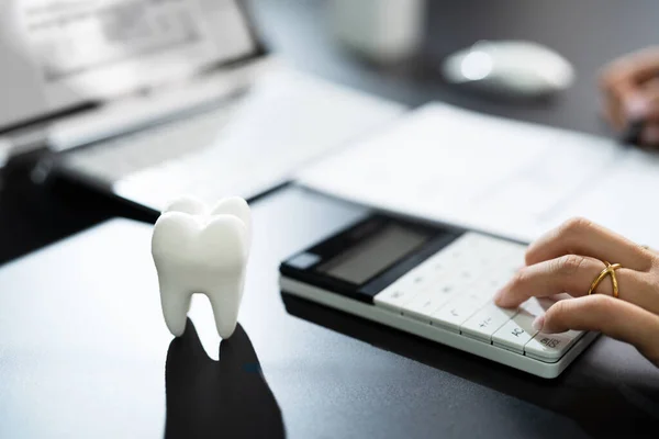 Zahnversicherungsrechnung Und Finanzen Zahnarztgeschäft — Stockfoto