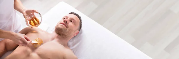 Vax Hårborttagning Vaxning Manliga Bröstet Spa — Stockfoto