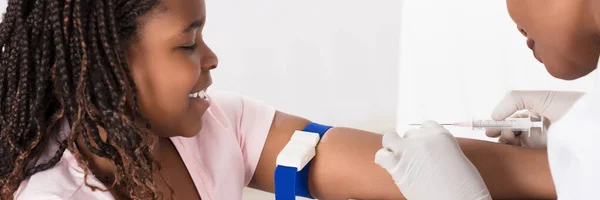 Africká Americká Imunizační Vakcína Nebo Darování Krve — Stock fotografie