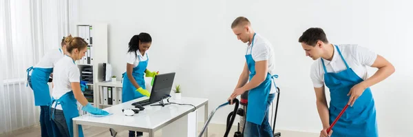 Equipa Limpeza Escritório Serviço Piso Janitor Cleaner Group — Fotografia de Stock