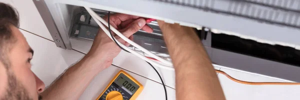 Fridge Appliance Repair Home Man Fixing Refrigerator — Stock Photo, Image
