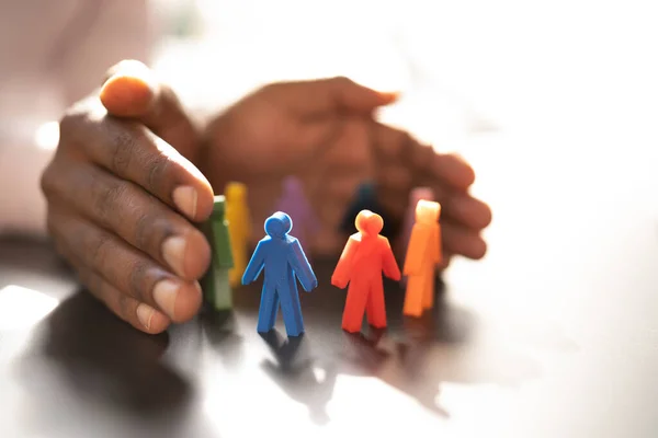 Inclusione Diversità Protezione Delle Mani Inclusiva Pawns Uguali — Foto Stock