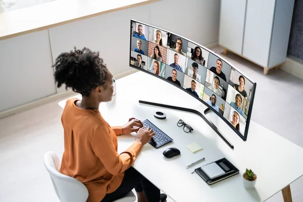Online Videokonferencia Üzleti Megbeszélés Hívás Számítógépen — Stock Fotó