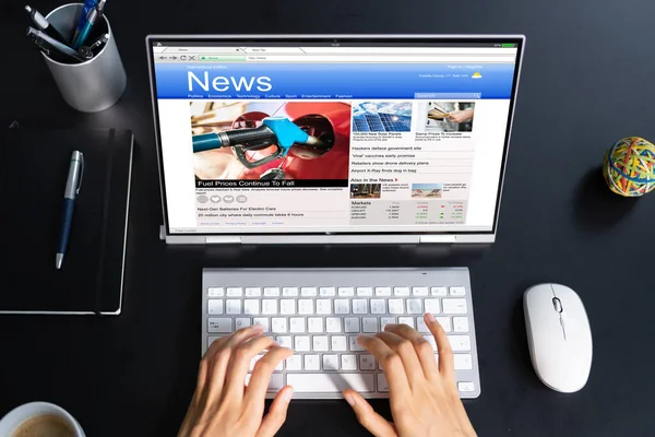 African American Reading Online News Media Laptop — Stock Photo, Image