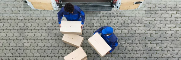 Movedores Caminhão Equipe Entrega Com Caixas Papelão — Fotografia de Stock