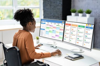 Ofis Bilgisayarındaki Scrum Ajandası Dijital Takvim Zamanlaması