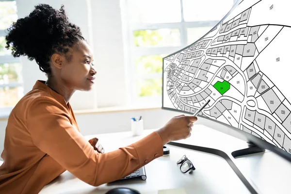 African American Using Cadastral Map Desktop Computer — Stock Photo, Image