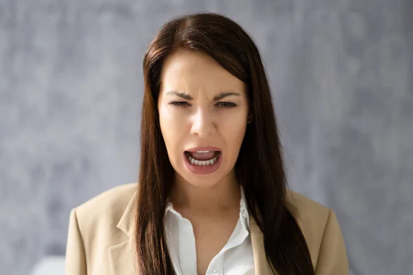 Droevige Gefrustreerde Vrouw Ongelukkig Gezicht Boze Gespannen Werknemer — Stockfoto