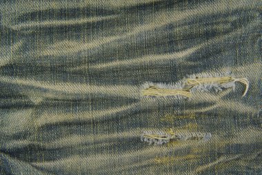 doku yırtık kot pantolon