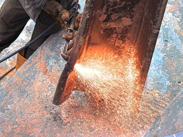 金属结构焊机近视 免版税图库图片