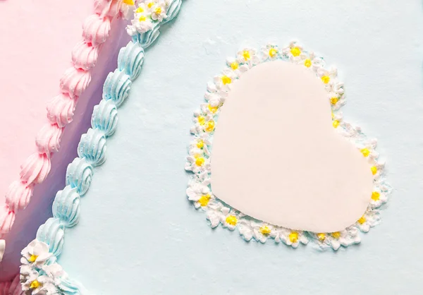 Srdce narozeninový dort — Stock fotografie