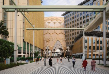 Dubai, Birleşik Arap Emirlikleri - 17 Ocak 2022: Dubai 'deki Expo 2020' nin ana sahnesi, büyük ve modern mimari yapının ayrıntıları.