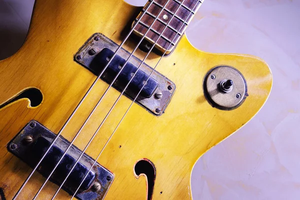 Detalhes Velho Estilo Vintage Guitarra Baixo Elétrico Modelo Archtop Com — Fotografia de Stock