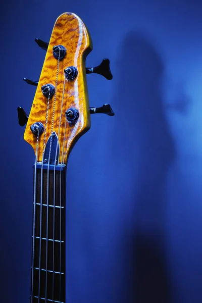 Details Modern Five Strings Bass Guitar Head Neck — Stock Photo, Image