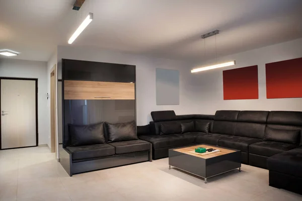 准备出租的新的现代化公寓的内部 — 图库照片