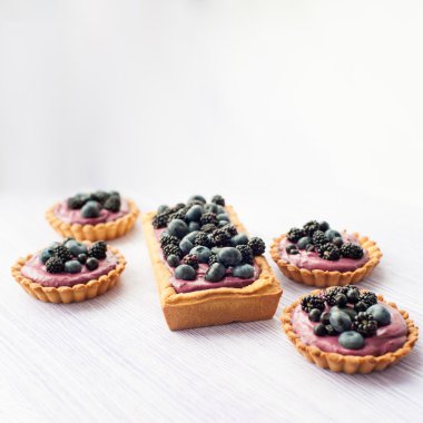 lezzetli meyve tart