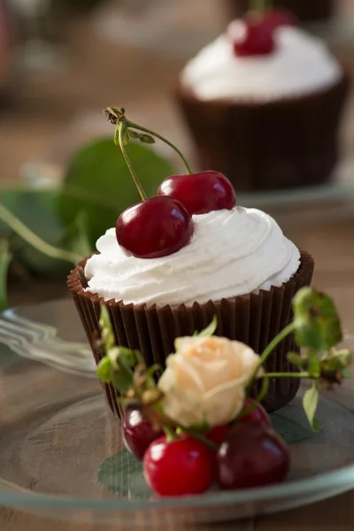 Cupcake with cherries — Stock Photo, Image