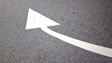 ok yönünü olan yol