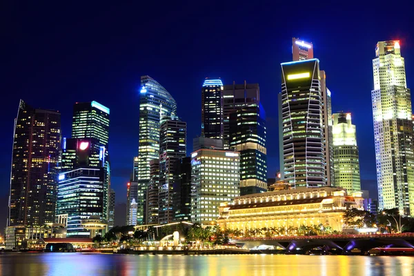 Singapura cidade à noite — Fotografia de Stock