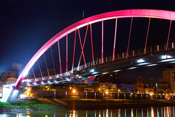 Tayvan 'da gece köprüsü — Stok fotoğraf