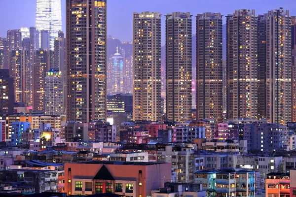 Downtown i hong kong Visa från hög på natten — Stockfoto